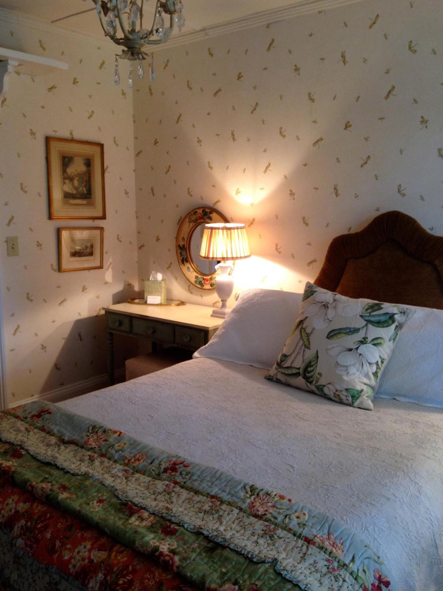 Hilltop House Bed & Breakfast Amenia Екстериор снимка