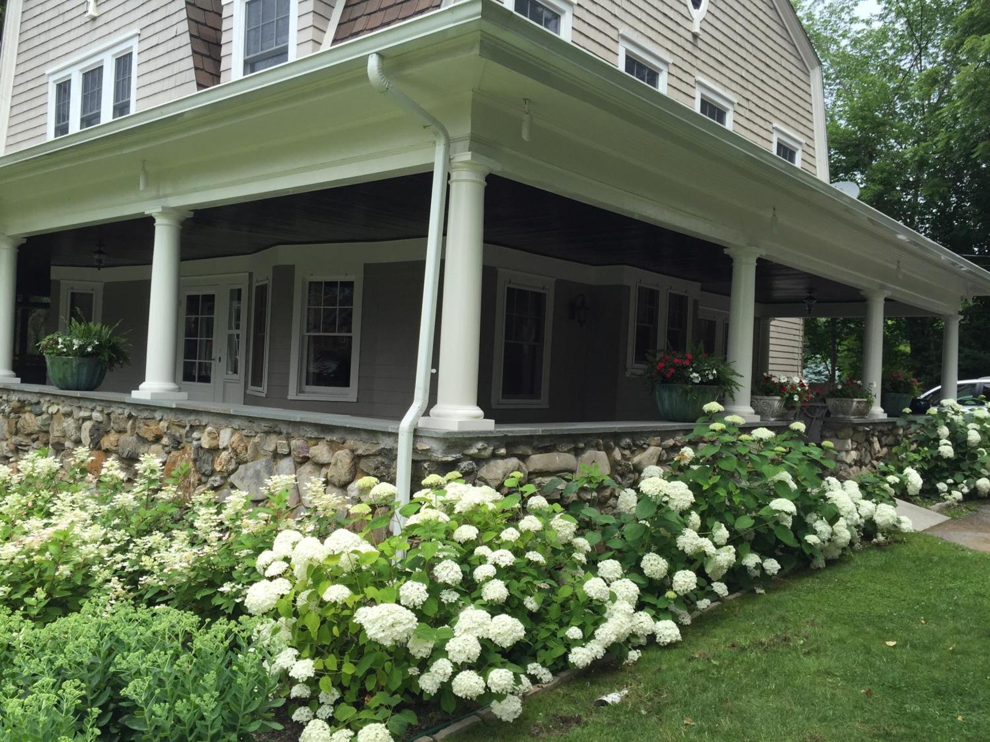 Hilltop House Bed & Breakfast Amenia Екстериор снимка