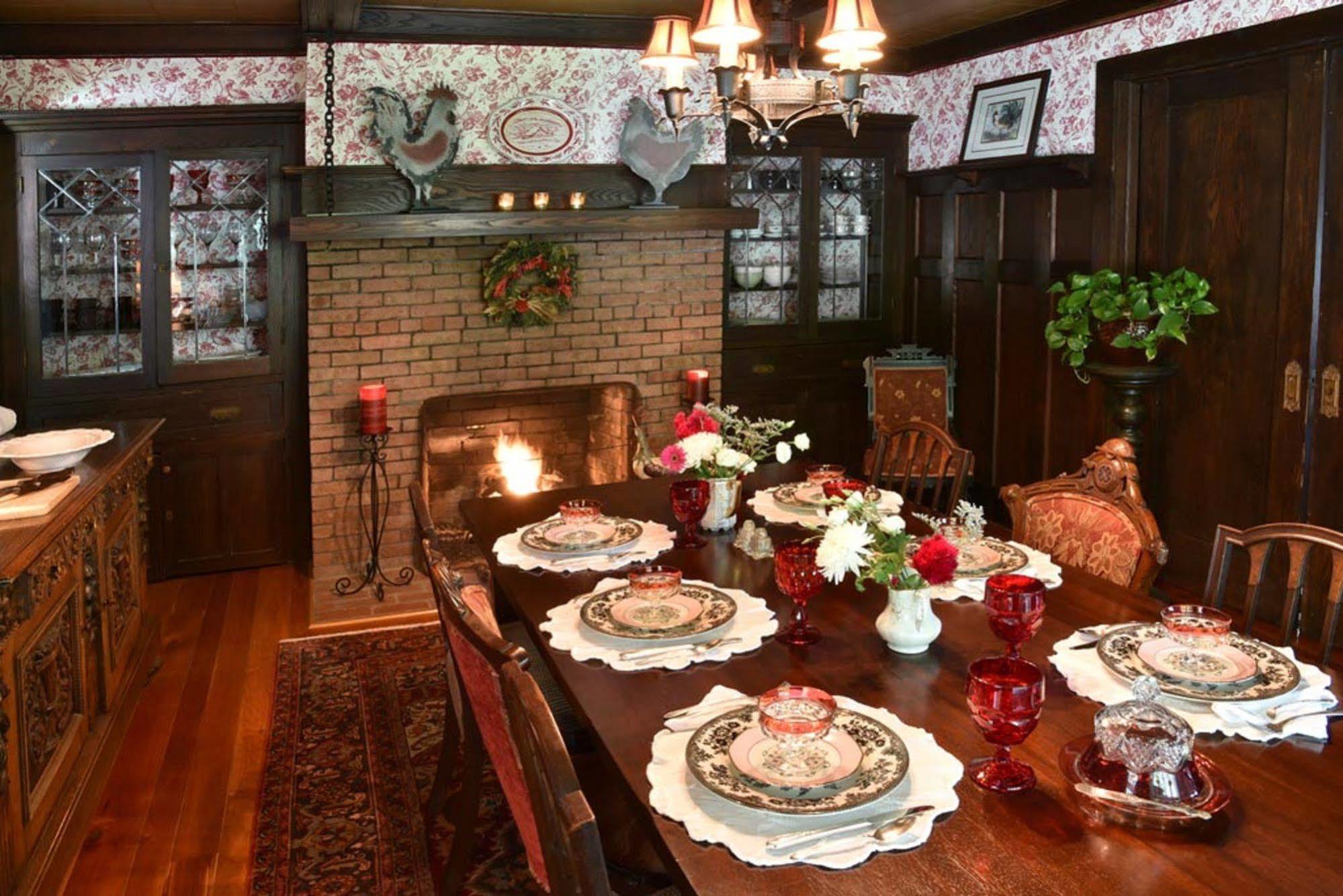 Hilltop House Bed & Breakfast Amenia Екстериор снимка