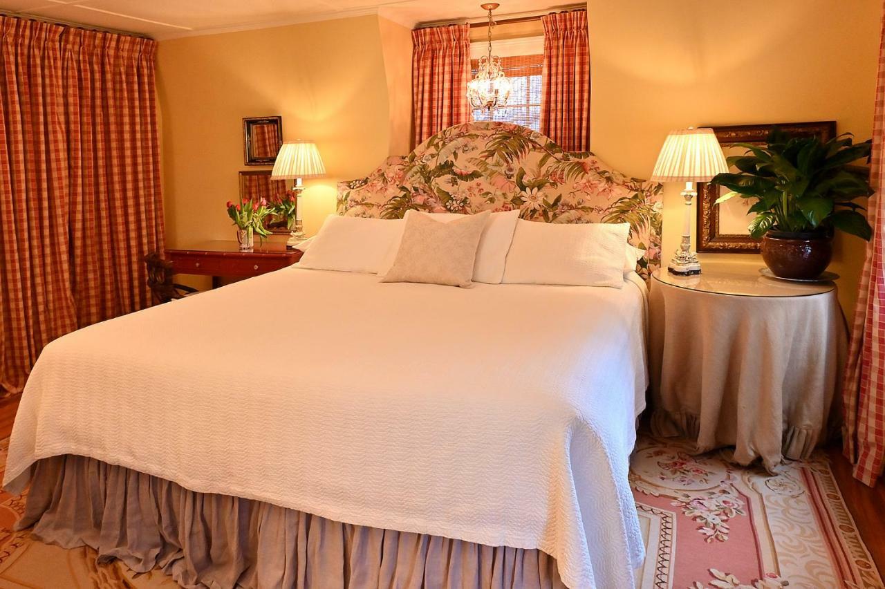 Hilltop House Bed & Breakfast Amenia Екстериор снимка