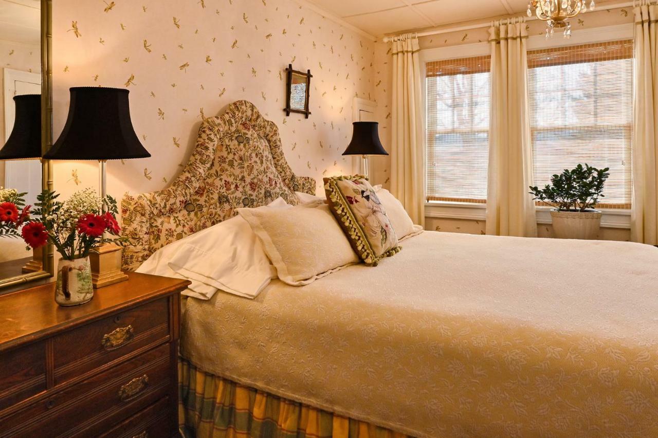 Hilltop House Bed & Breakfast Amenia Екстериор снимка